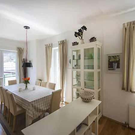 Apartament In Near Lift